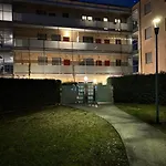 Elica Garden Near Airport Daire
