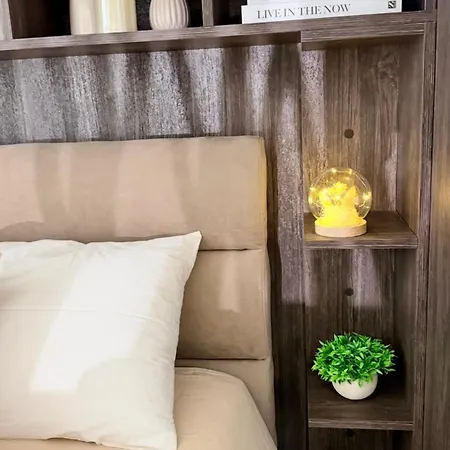Elica Near Airport & Private Garden דירה *